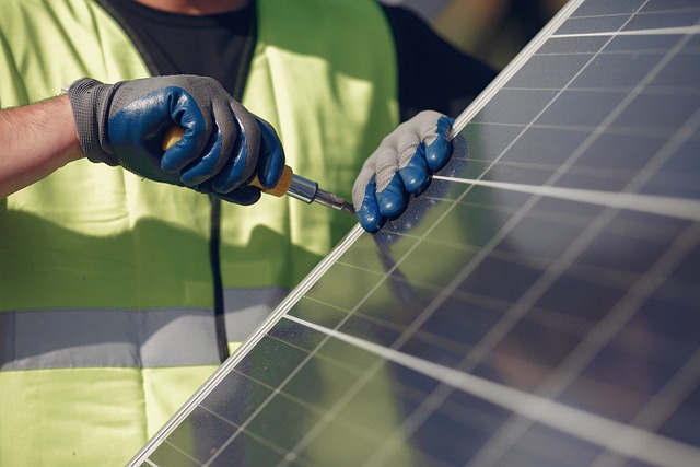 afecta una tormenta eléctrica a las instalaciones de placas solares